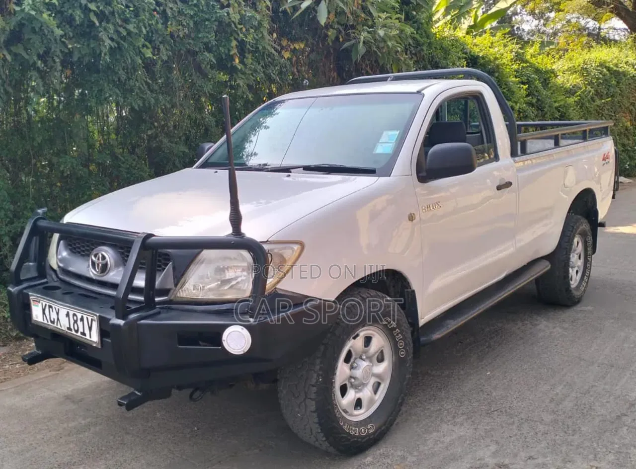 Toyota Hilux 2009 White