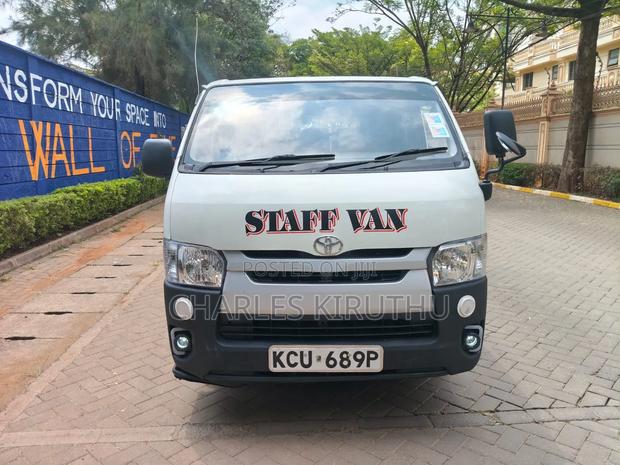 Toyota HiAce 2014 White