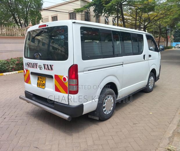 Toyota HiAce 2014 White - thumbnail 2