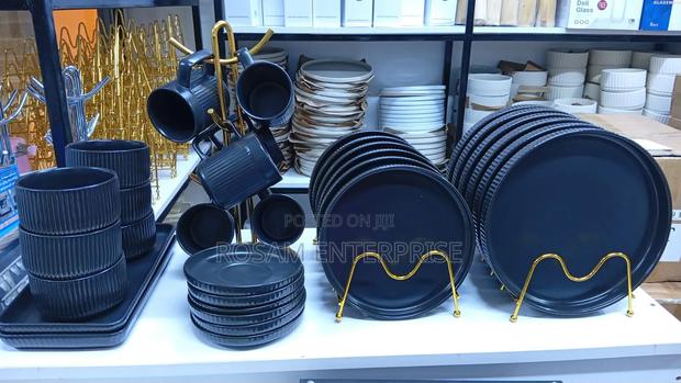 32pcs Matte Stoneware Glossy Elegant European Porcelain Dinner Set