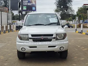 Mitsubishi Pajero IO 2004 Pearl