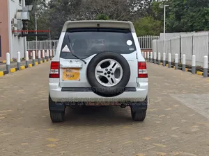 Mitsubishi Pajero IO 2004 Pearl