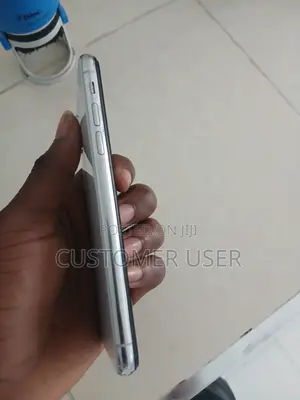 Apple iPhone X 64 GB White