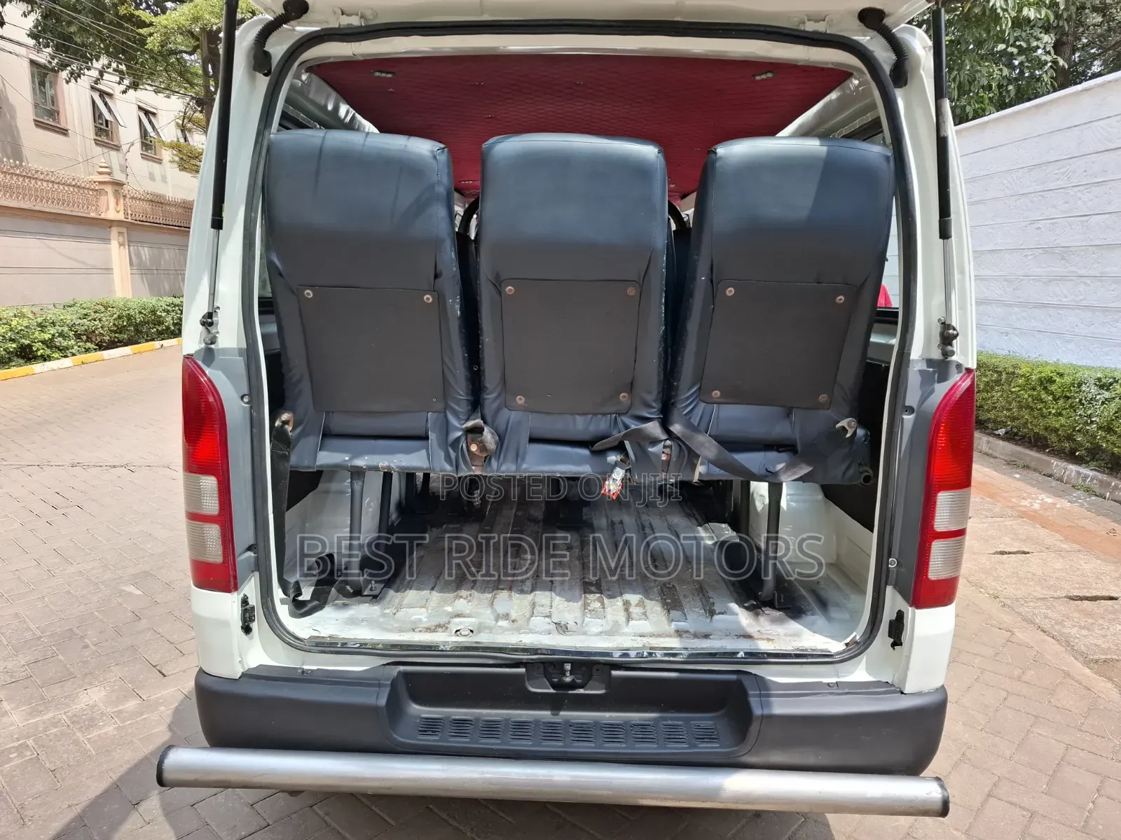 Toyota HiAce 2012 White