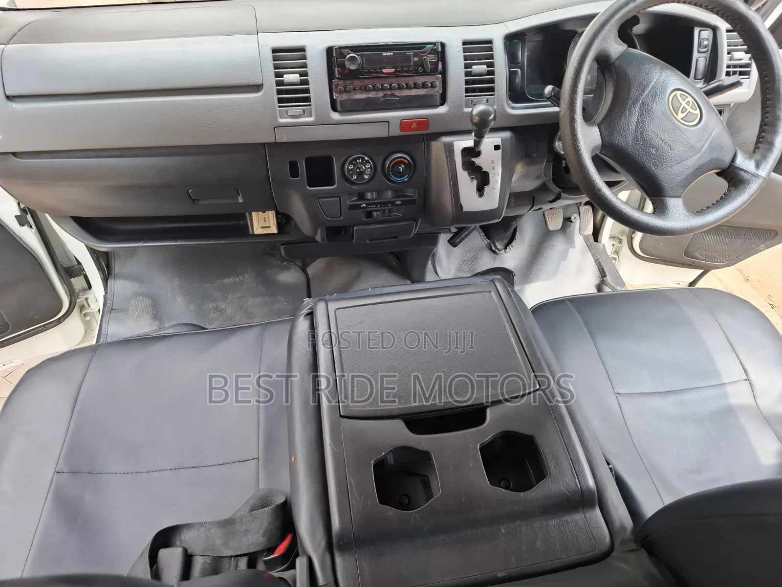 Toyota HiAce 2012 White