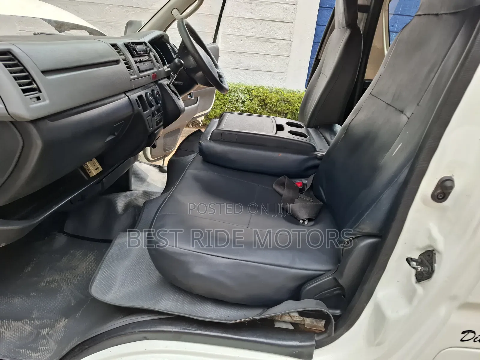 Toyota HiAce 2012 White