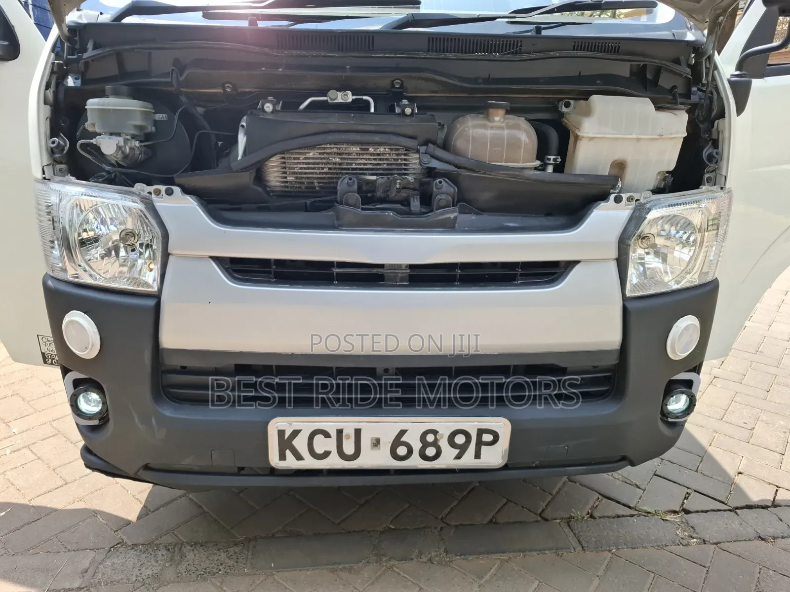 Toyota HiAce 2012 White