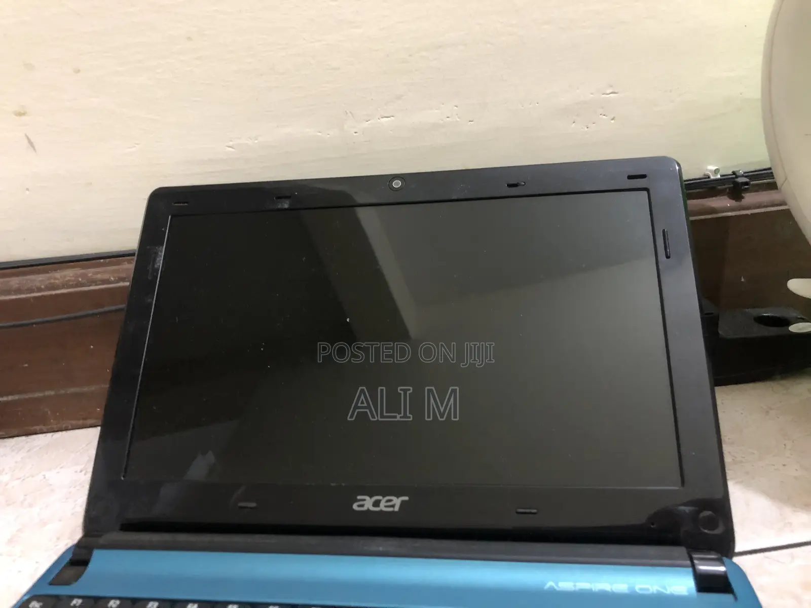 Laptop Acer Aspire 1 2GB Intel Atom HDD 320GB