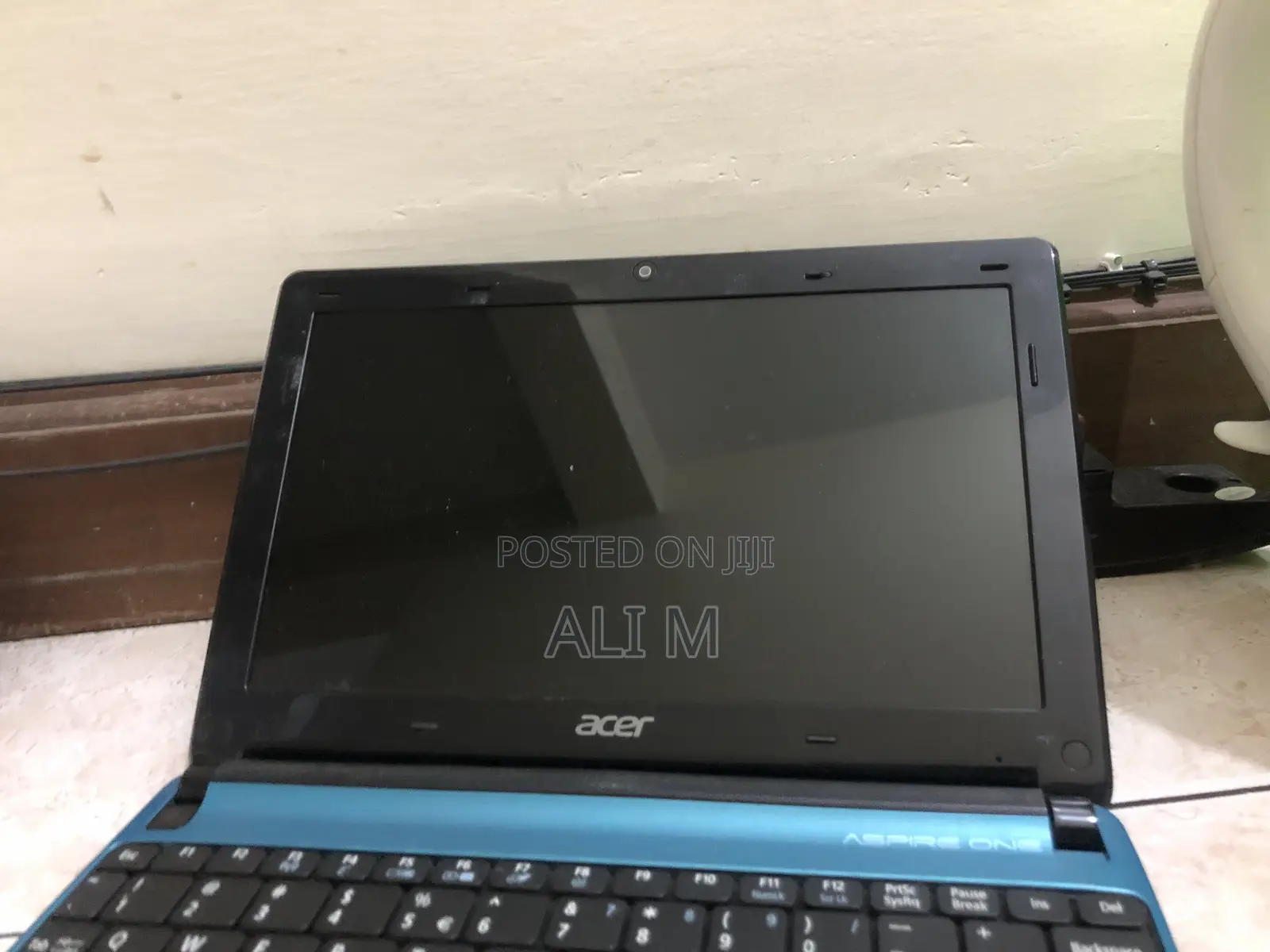 Laptop Acer Aspire 1 2GB Intel Atom HDD 320GB