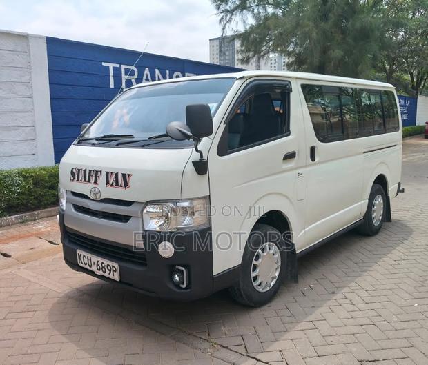 Toyota HiAce 2012 White - thumbnail 3
