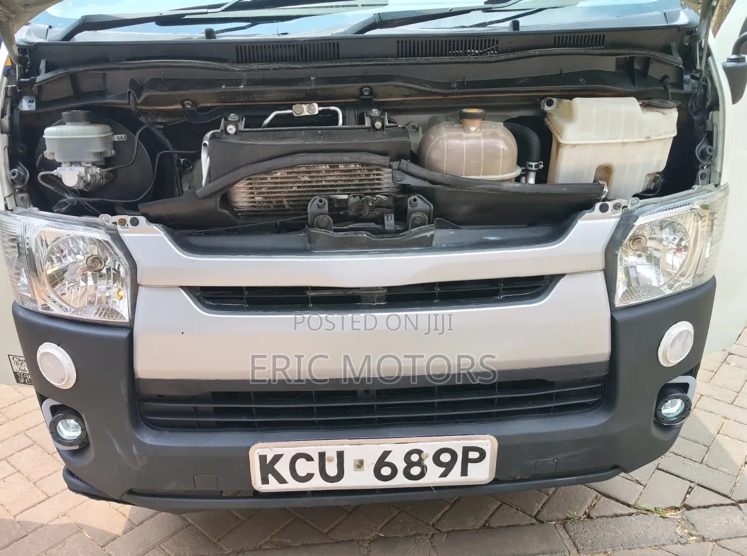 Toyota HiAce 2012 White