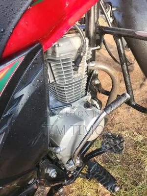 Honda CB 2025 Red