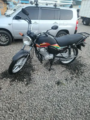 Honda CB 2025 Red