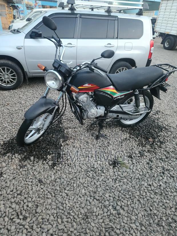 Honda CB 2025 Red - thumbnail 3