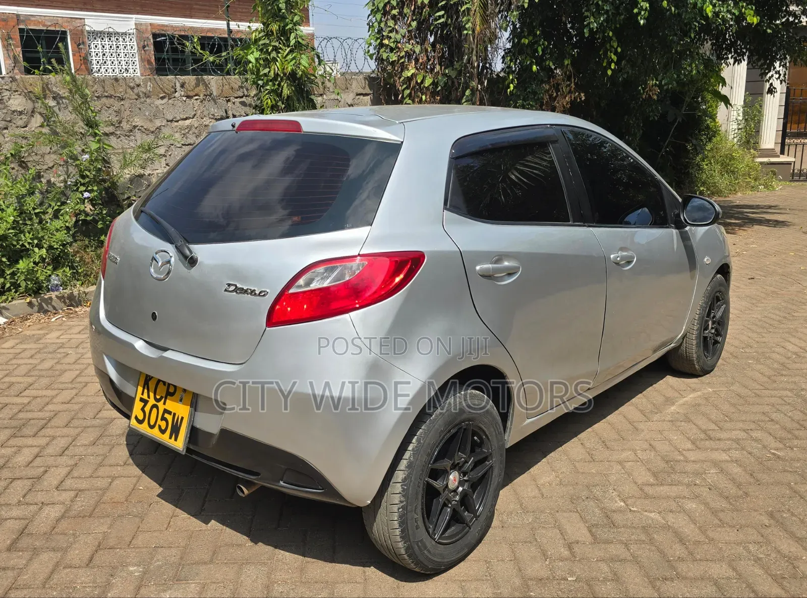 Mazda Demio 2010 Silver