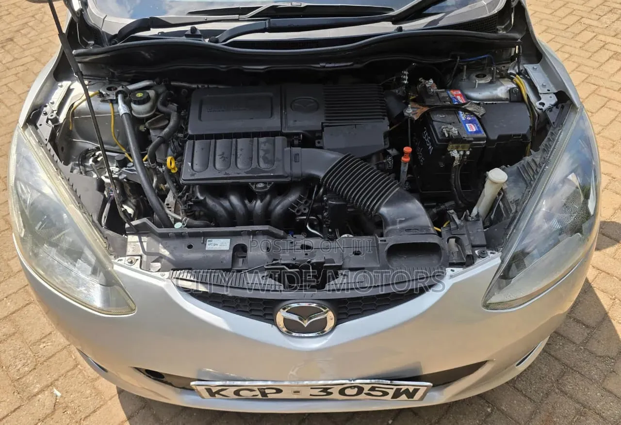 Mazda Demio 2010 Silver