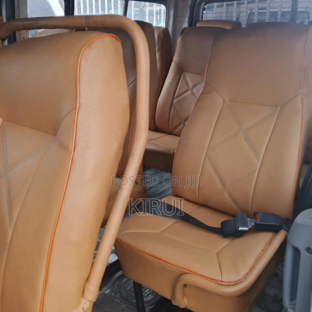 Toyota HiAce 2010 - thumbnail 4