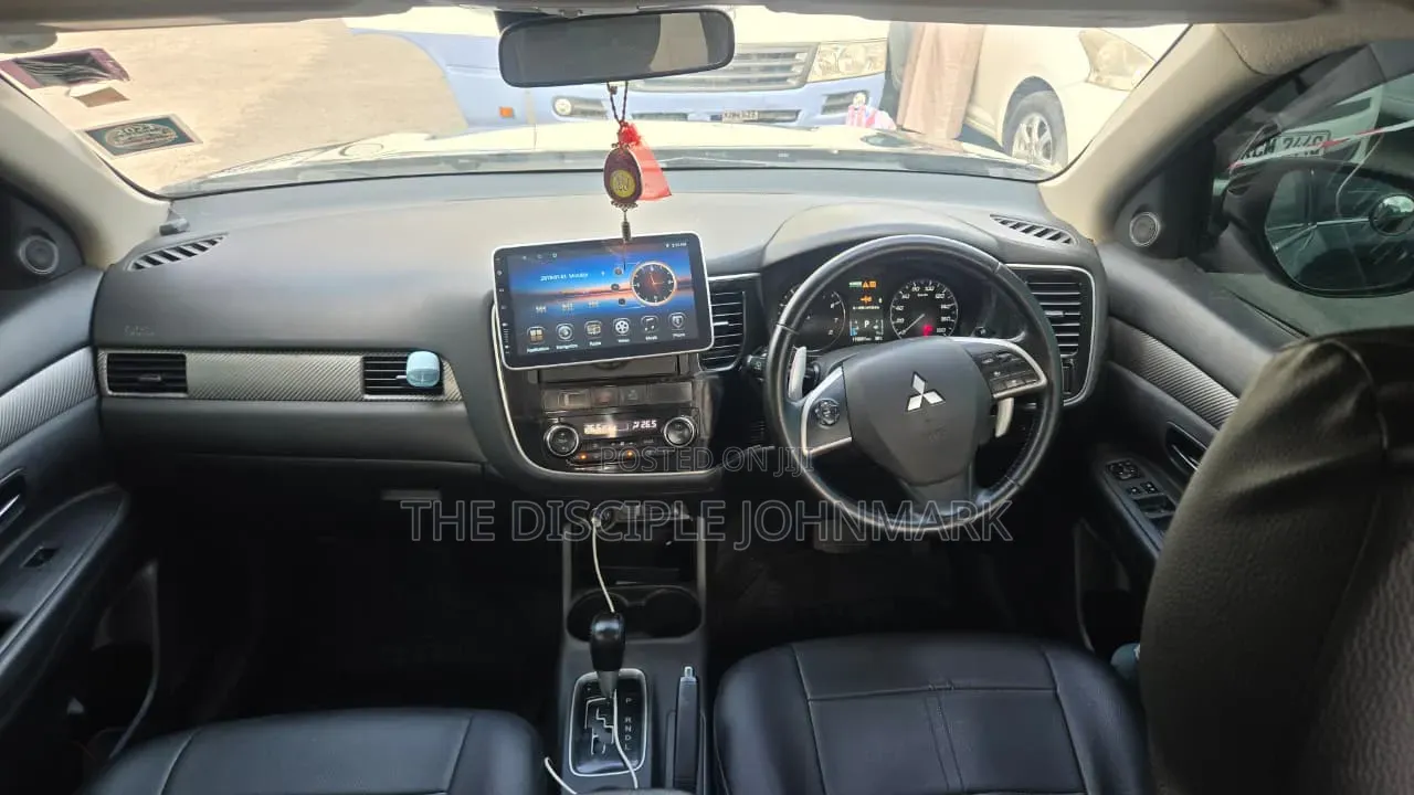 Mitsubishi Outlander 2014 Black