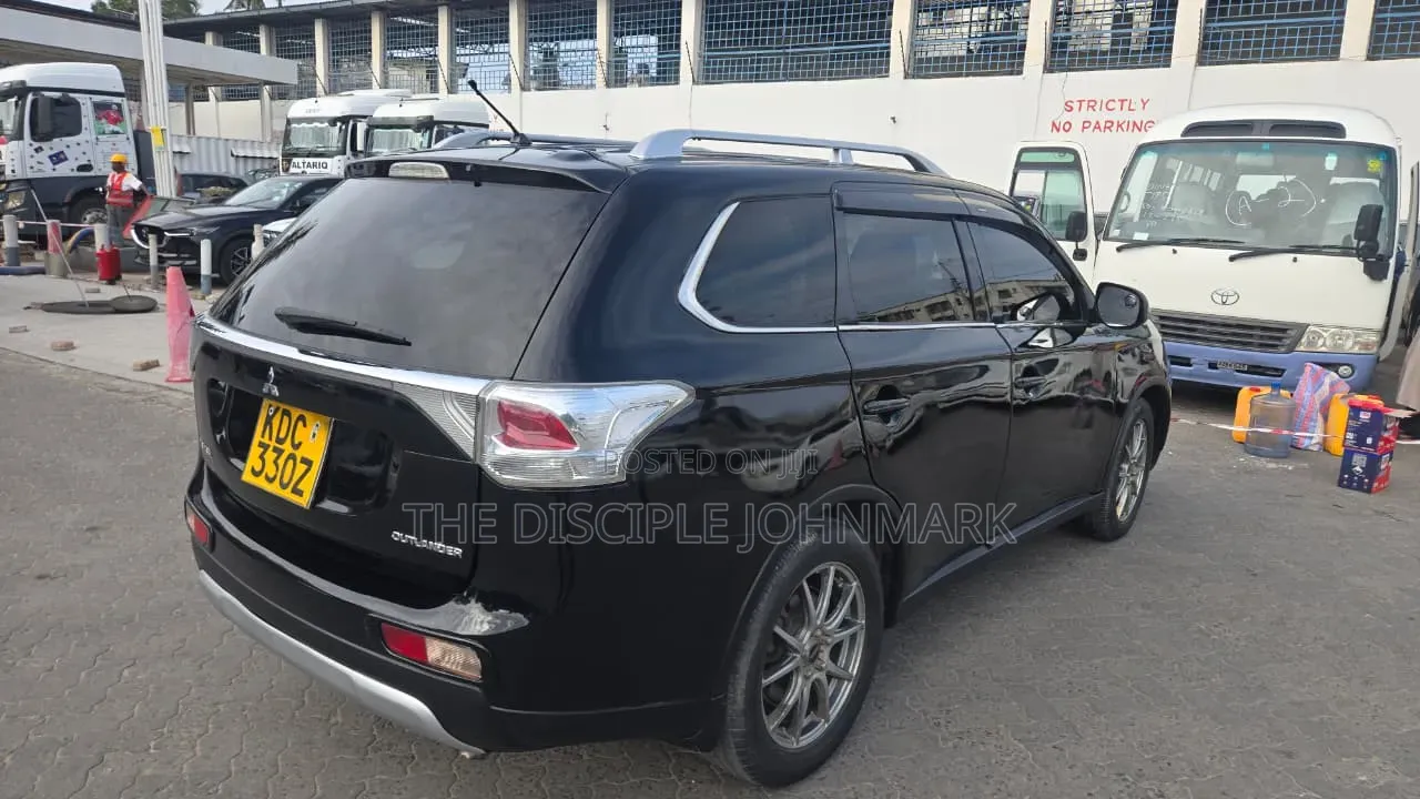 Mitsubishi Outlander 2014 Black