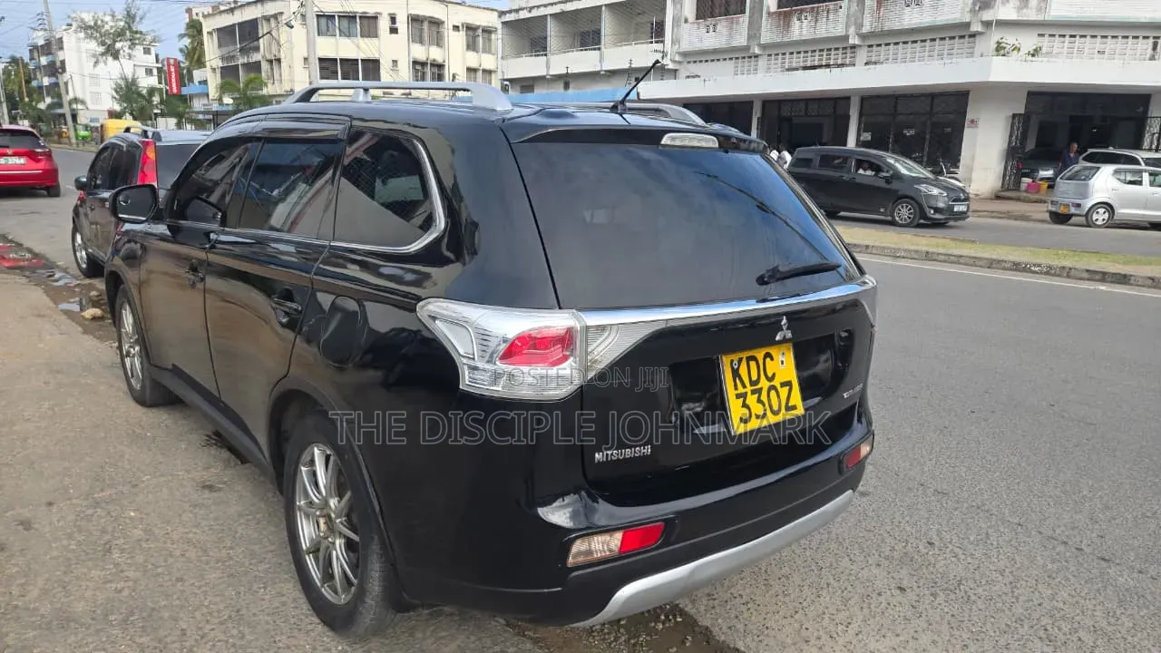 Mitsubishi Outlander 2014 Black