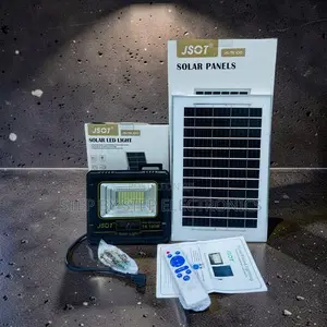 100W Outdoor Solar LED Flood Light With Light Sensor for Home Security