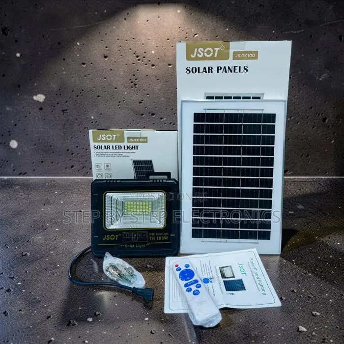 100W Outdoor Solar LED Flood Light With Light Sensor for Home Security