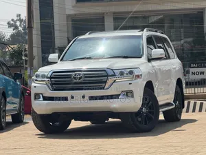Toyota Land Cruiser Prado 2018 White