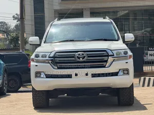 Toyota Land Cruiser Prado 2018 White