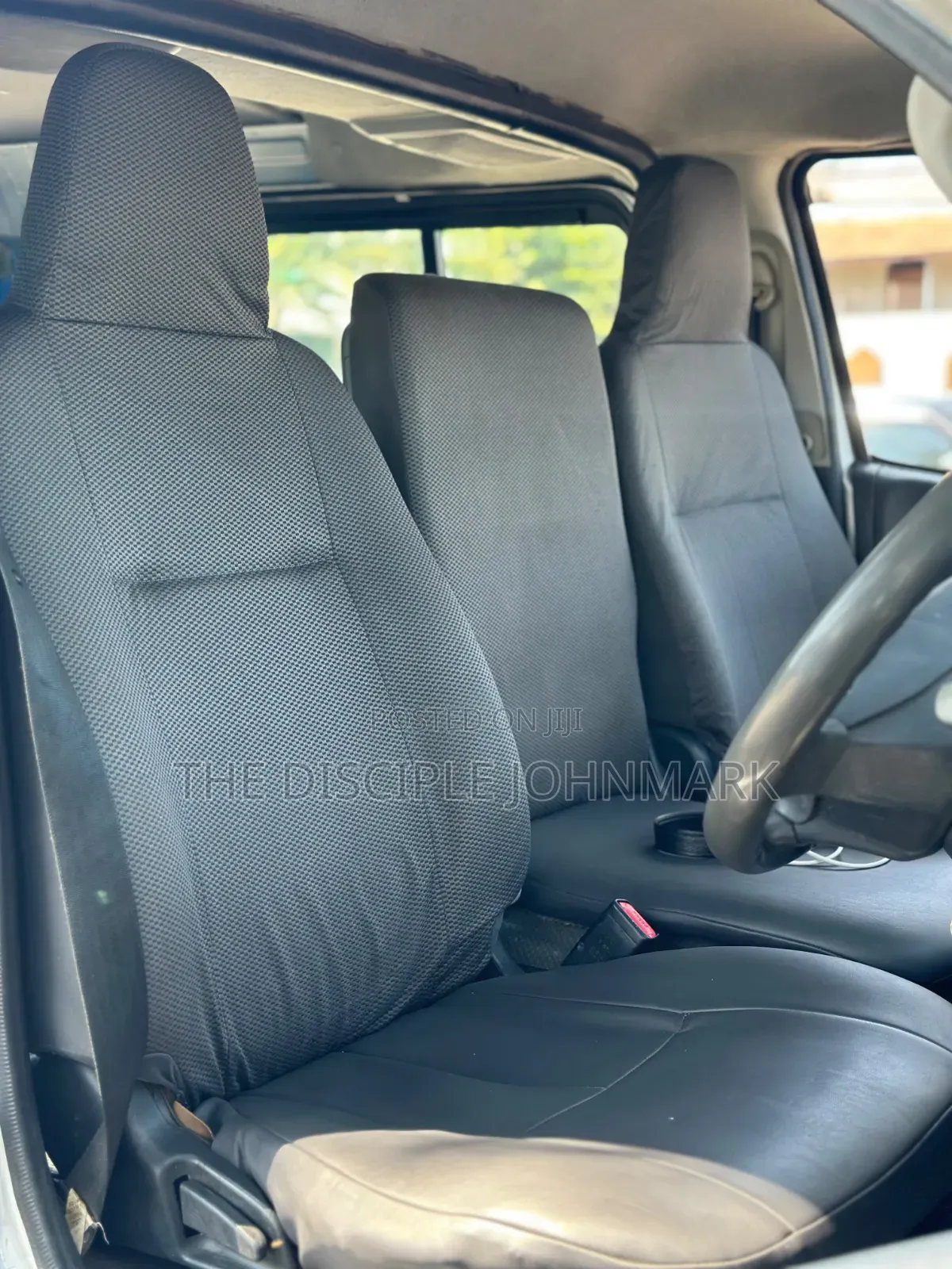 Toyota HiAce 2014 Silver