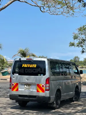 Toyota HiAce 2014 Silver