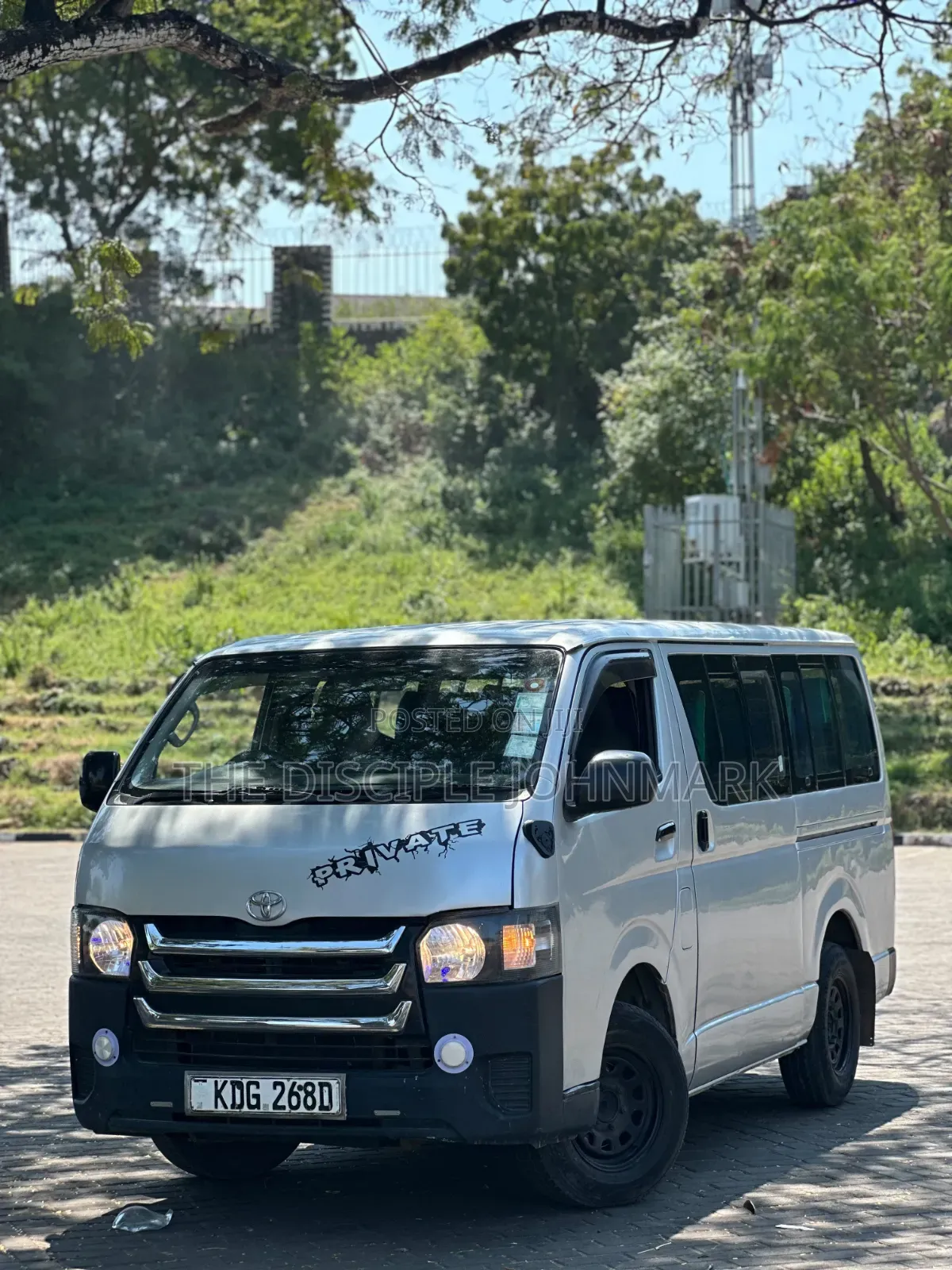 Toyota HiAce 2014 Silver