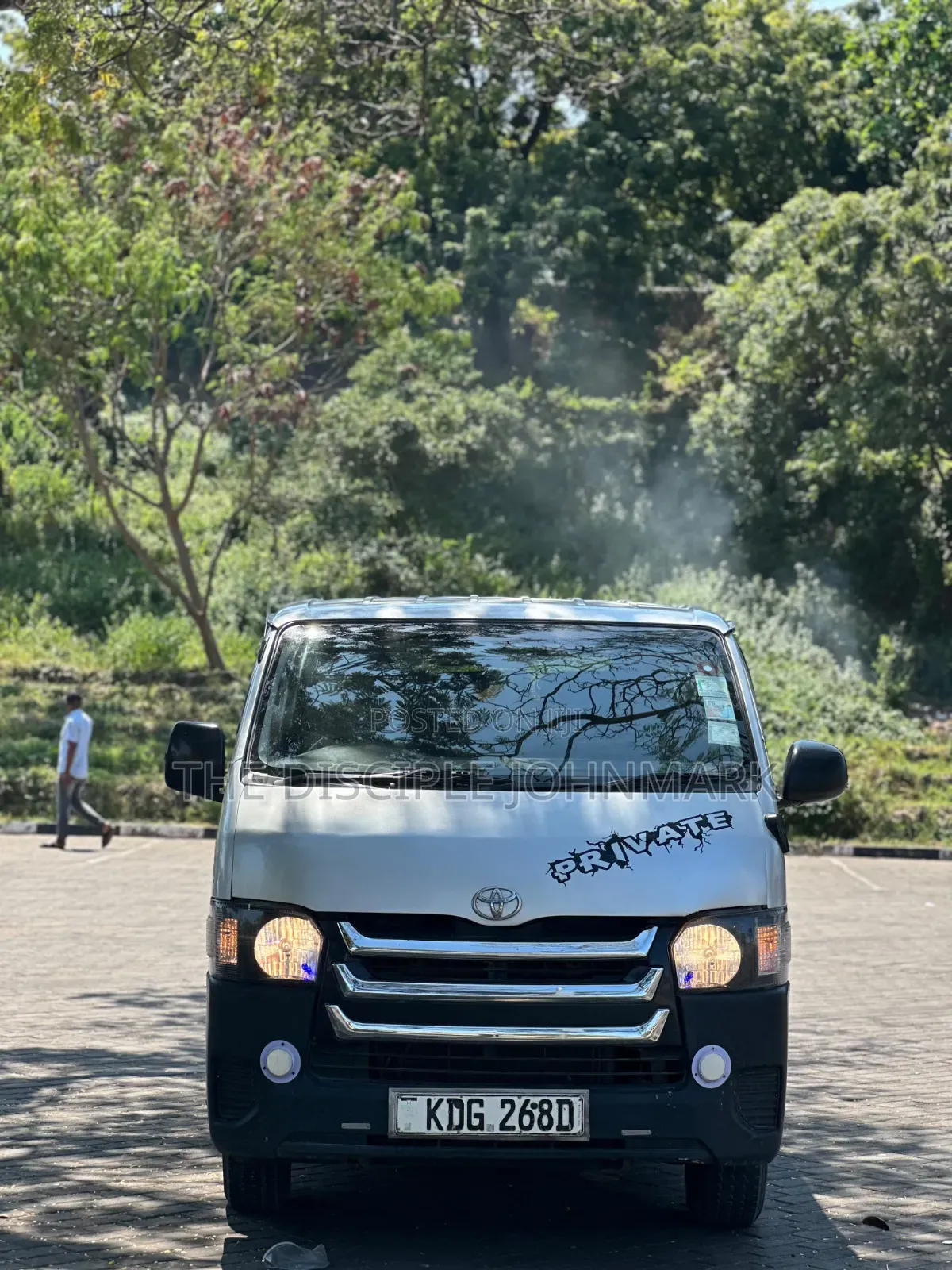 Toyota HiAce 2014 Silver