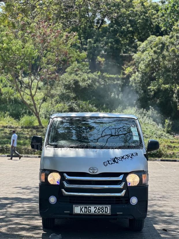 Toyota HiAce 2014 Silver - thumbnail 12