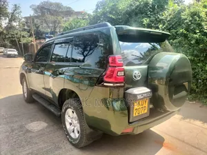 Toyota Land Cruiser Prado 2013 Green