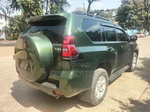 Toyota Land Cruiser Prado 2013 Green
