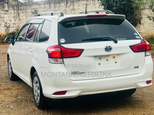 Toyota Corolla Fielder 1.5 Hybrid FWD 2019 White