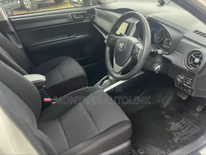 Toyota Corolla Fielder 1.5 Hybrid FWD 2019 White