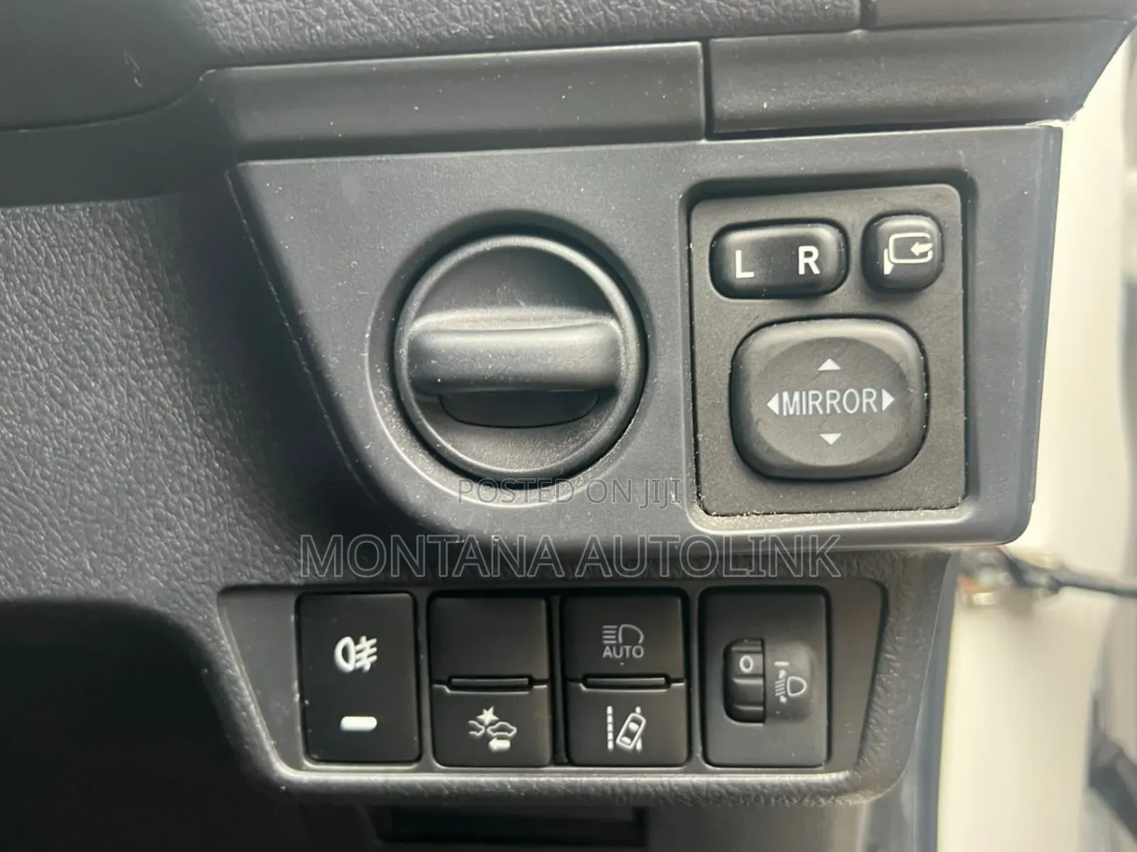 Toyota Corolla Fielder 1.5 Hybrid FWD 2019 White
