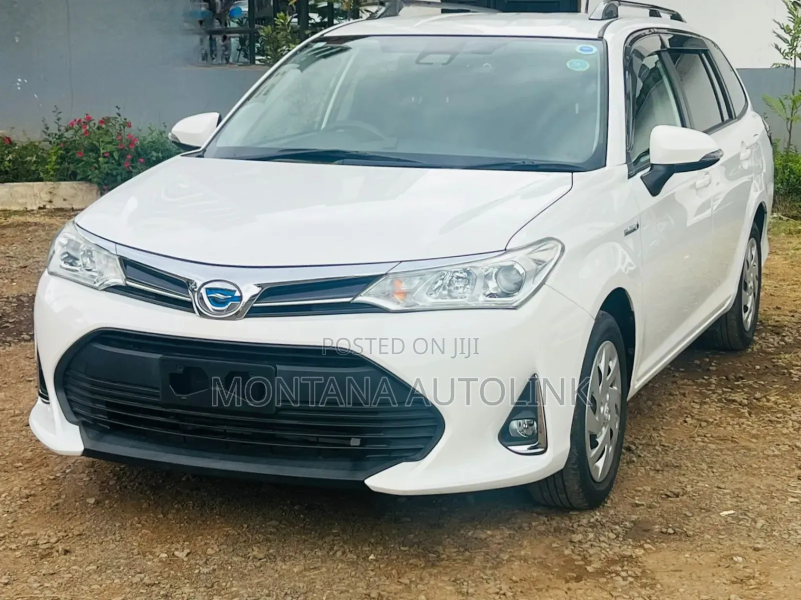 Toyota Corolla Fielder 1.5 Hybrid FWD 2019 White