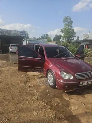 Mercedes-Benz C200 2004 Maroon