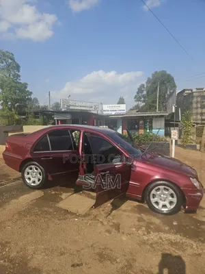 Mercedes-Benz C200 2004 Maroon