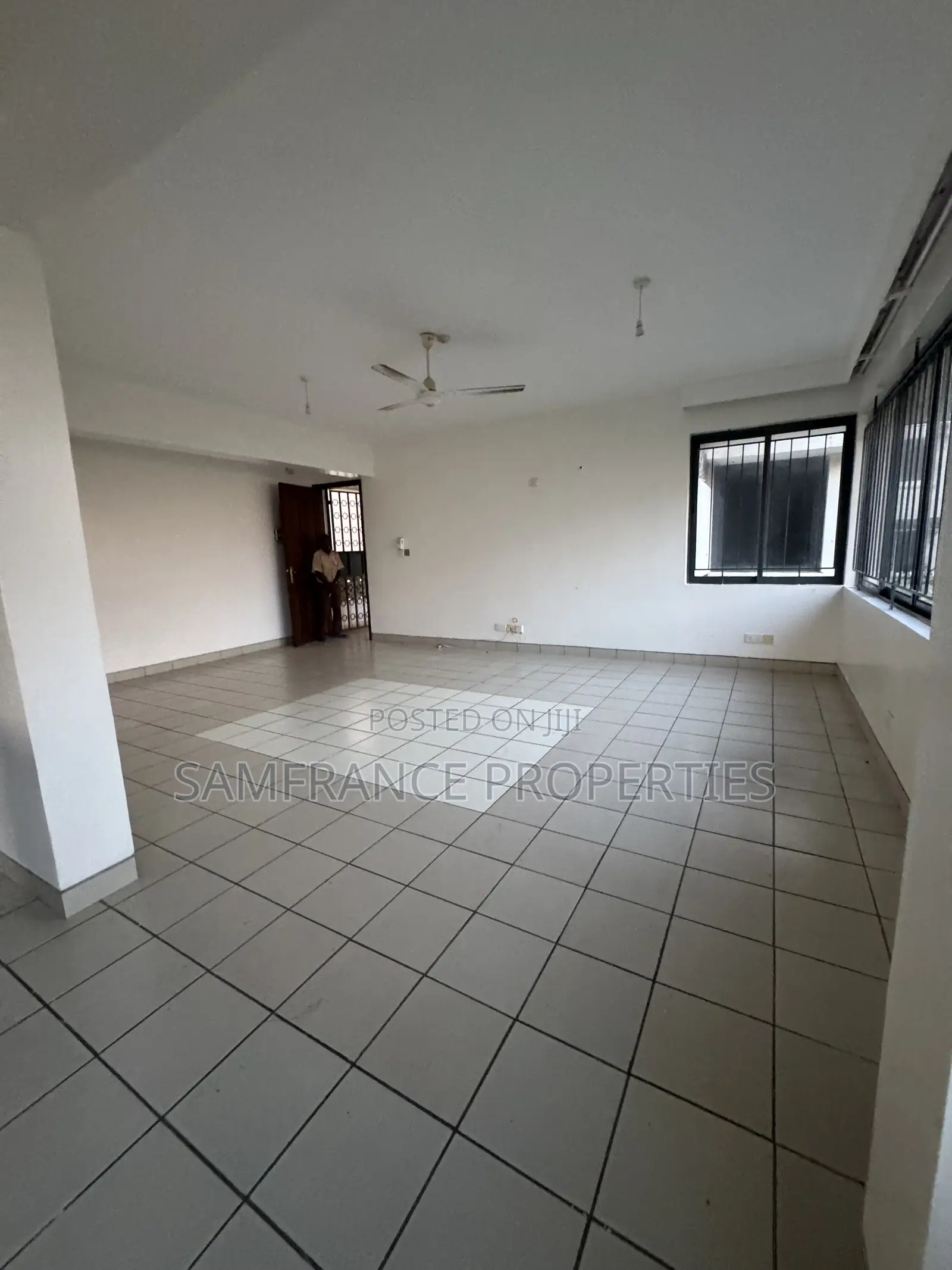 3bdrm Apartment in Nyali Quickmart for rent