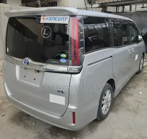 Toyota Noah 2020 Silver