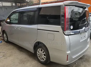 Toyota Noah 2020 Silver