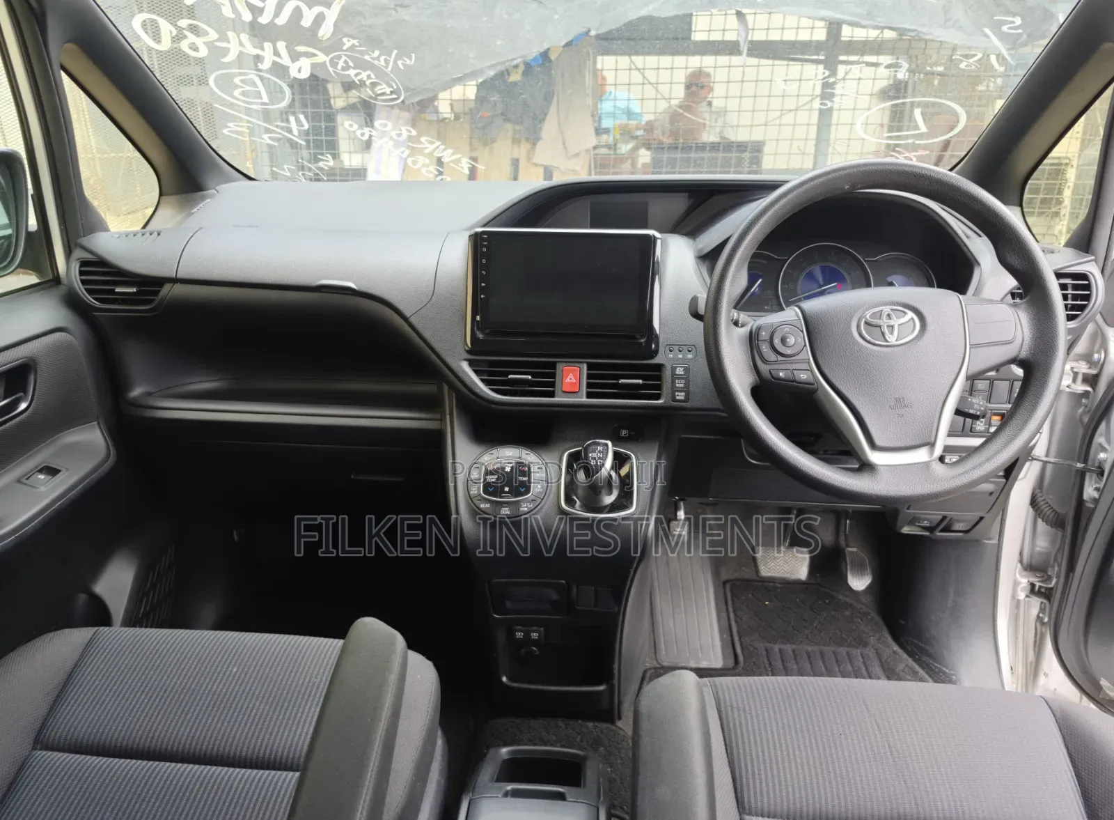 Toyota Noah 2020 Silver