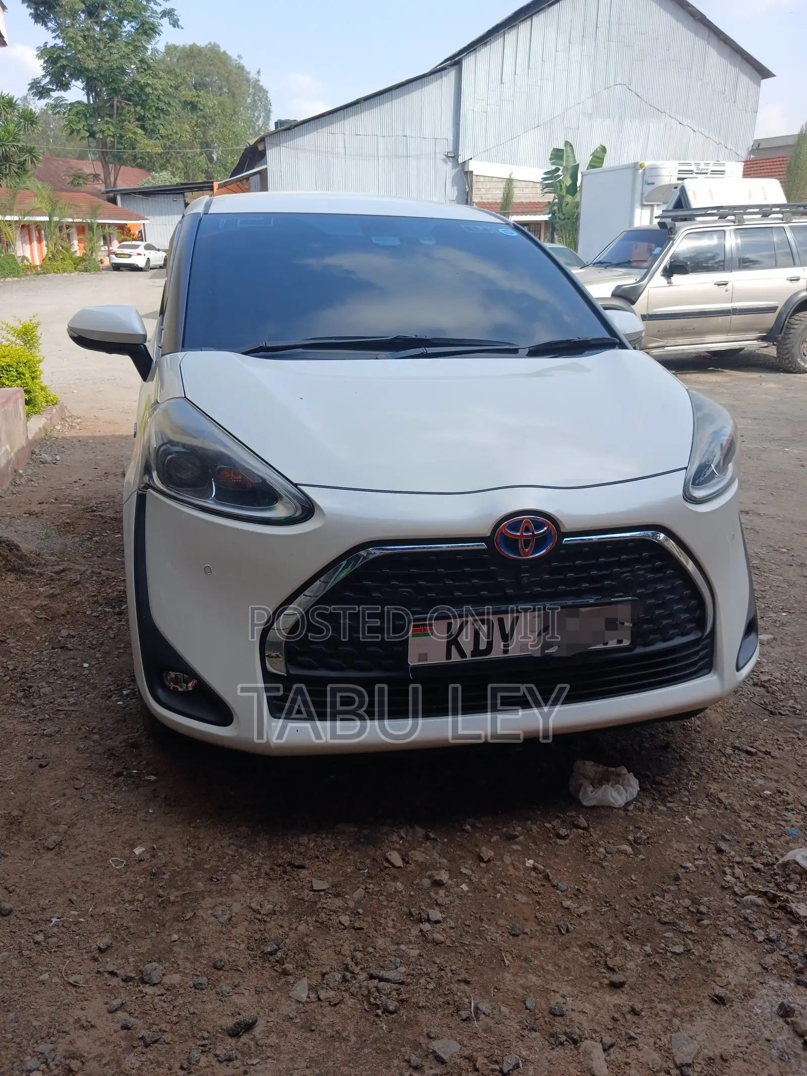 Toyota Sienta 1.5 AWD 2019 White