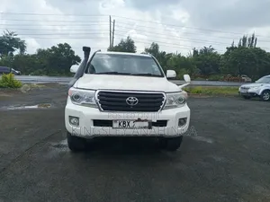Toyota Land Cruiser 2007 White