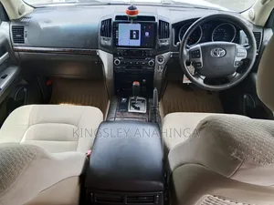 Toyota Land Cruiser 2007 White