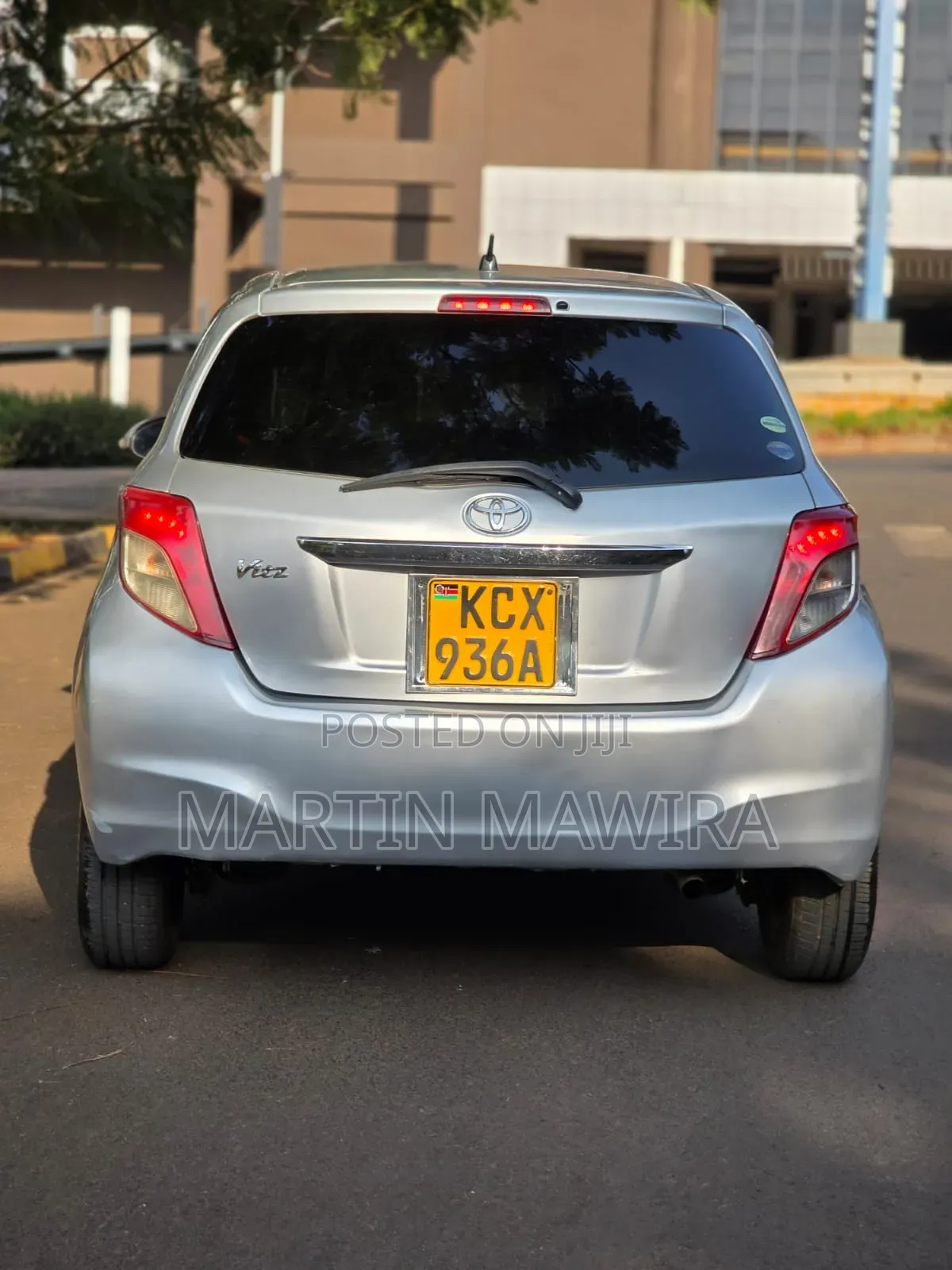 Toyota Vitz 2012 Silver