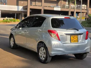 Toyota Vitz 2012 Silver